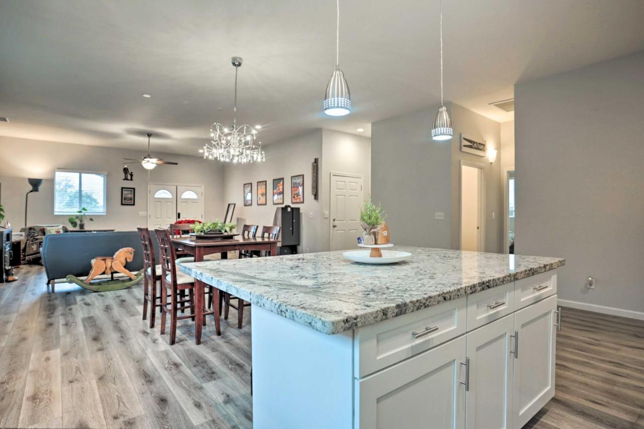 Stunning Clovis Home About 1 Mile To Old Town! Extérieur photo