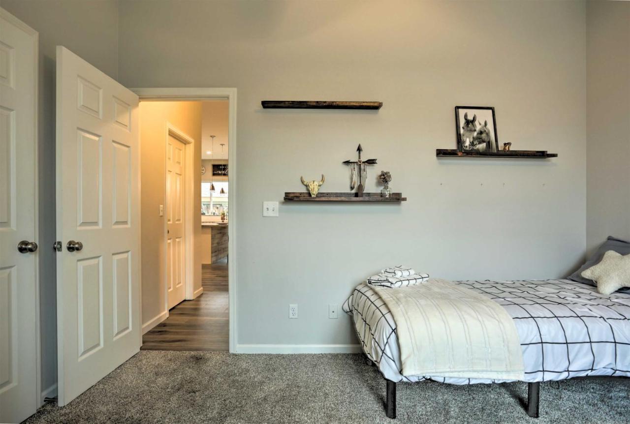 Stunning Clovis Home About 1 Mile To Old Town! Extérieur photo